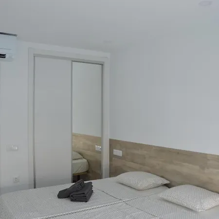 El Pato Primera Linea